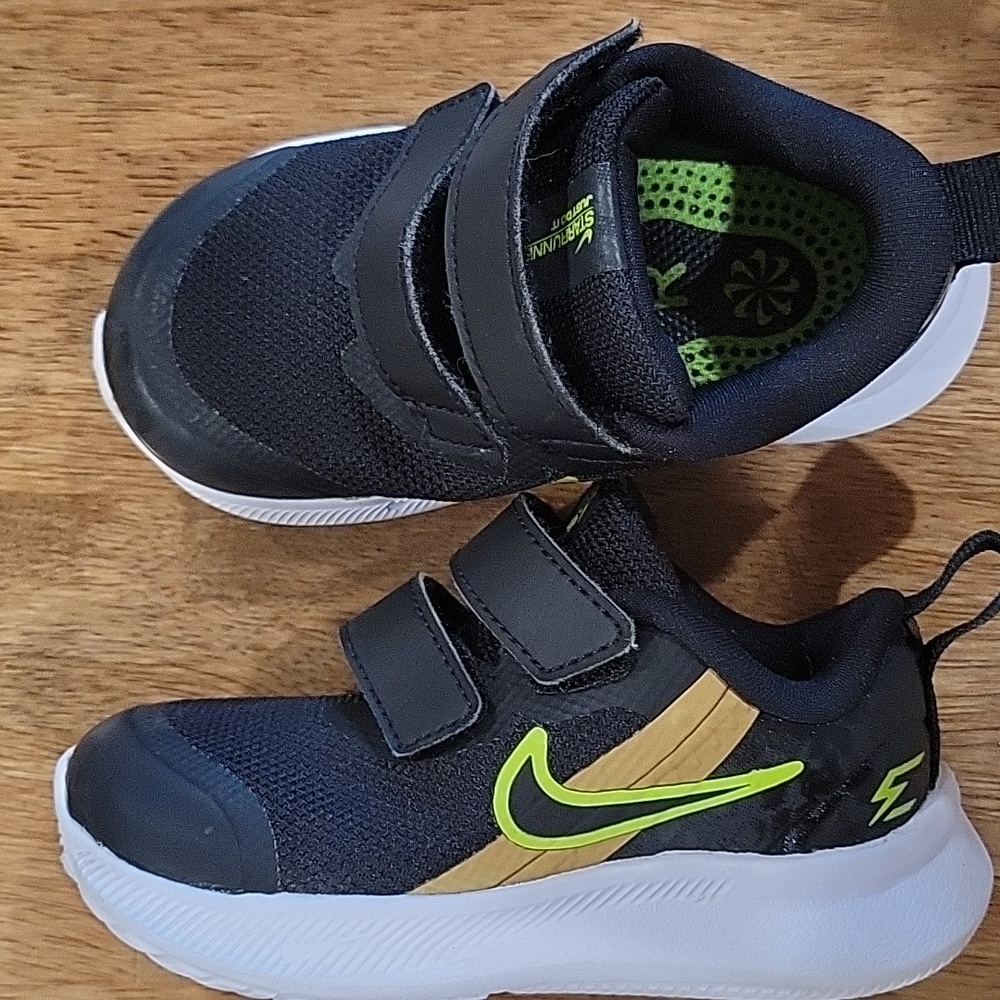 Toddler Nike shoes
